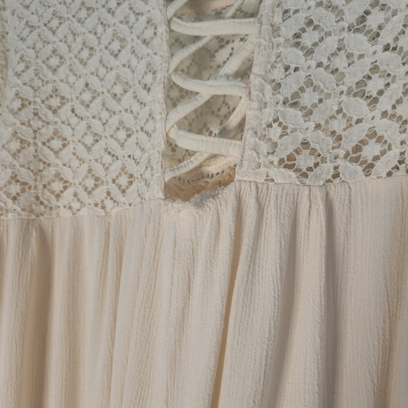 White Blouse - Picture 4 of 5